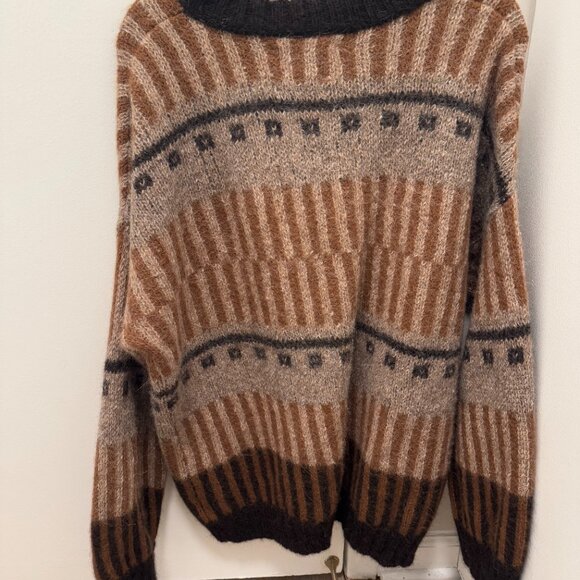 Knotty Ones Ethno sweater, medium - Picture 5 of 7